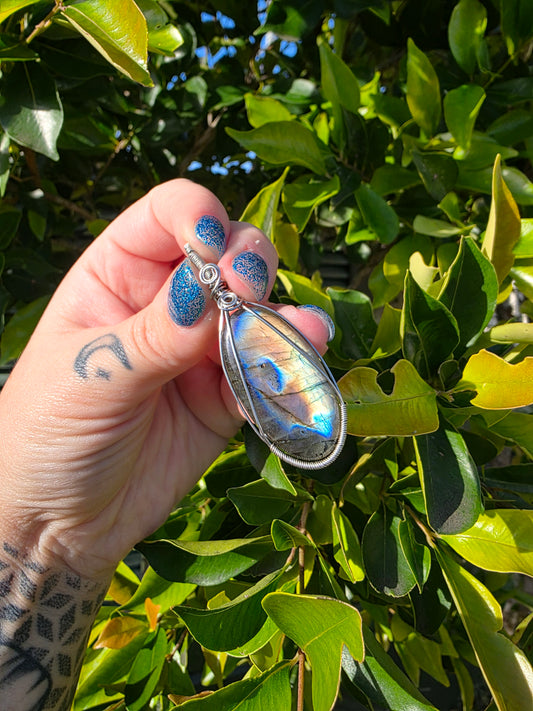 Wire Wrapped Labradorite Pendant