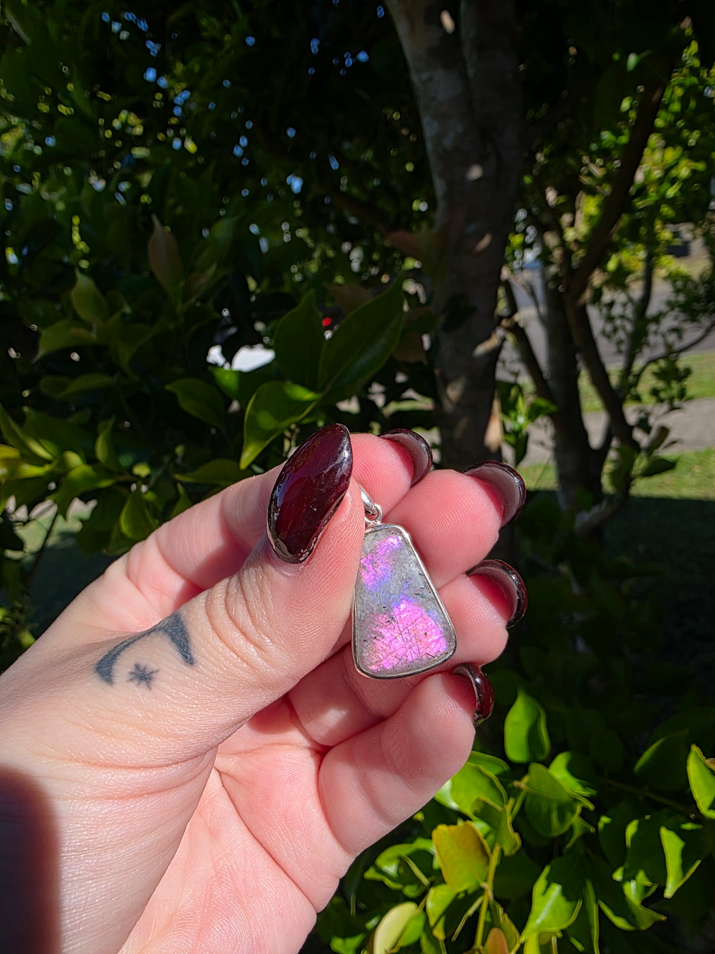 925 Sterling Silver Purple Labradorite Pendant